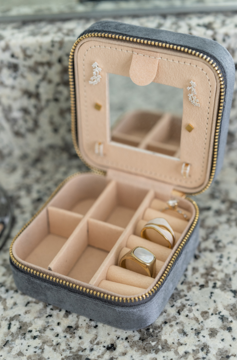 Eloise Velvet Jewelry Case