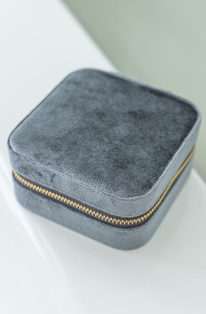 Eloise Velvet Jewelry Case